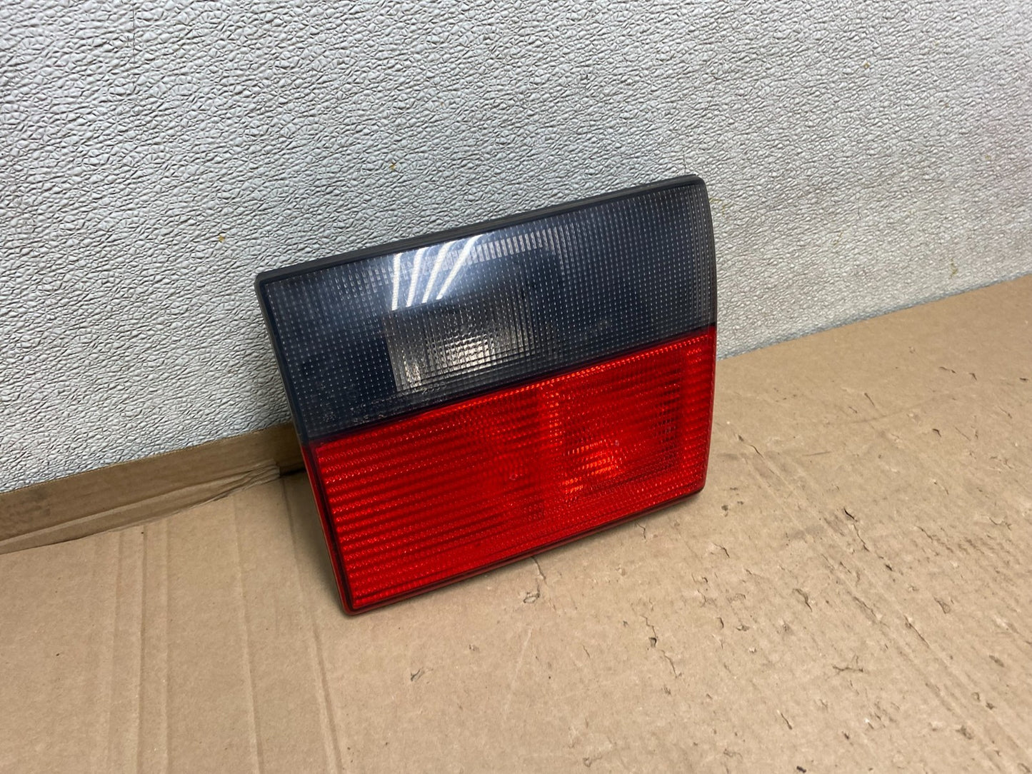 1999 2000 2001 Saab 9-5 Wagon Left Driver LH Side Inner Tail Light U8300 DG2