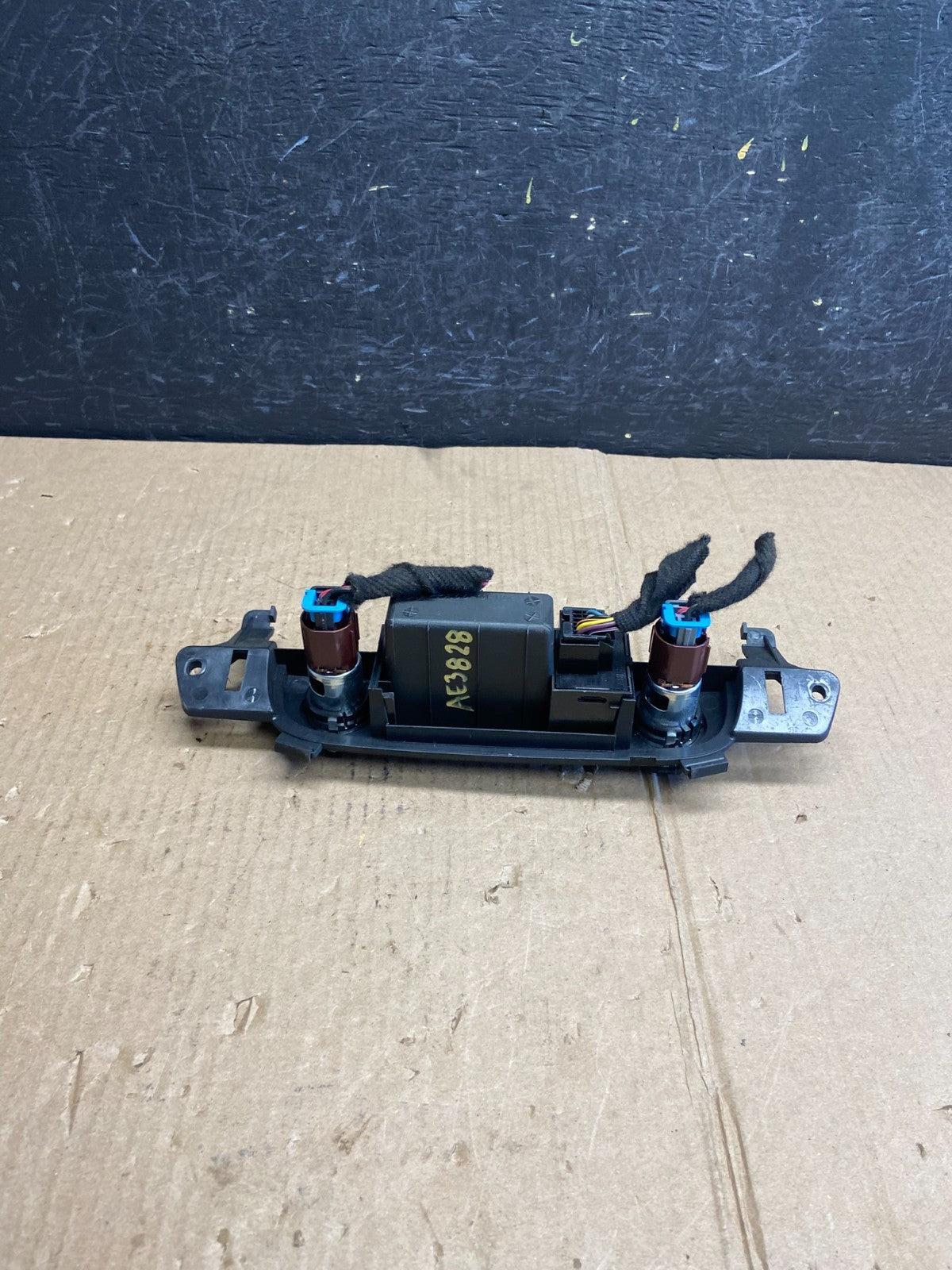 2007 - 2014 Chevrolet Tahoe Yukon Pedal Traction Control Switch AE3828 DG3