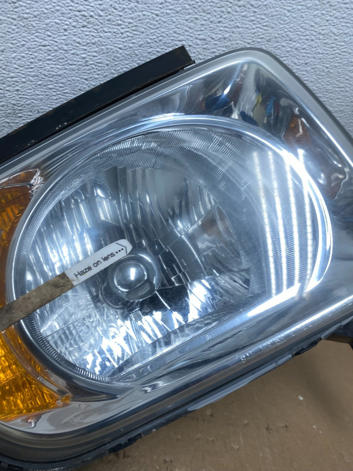 2003 to 2006 Honda Element Right Passenger Rh Side Headlight AD8206 DW4