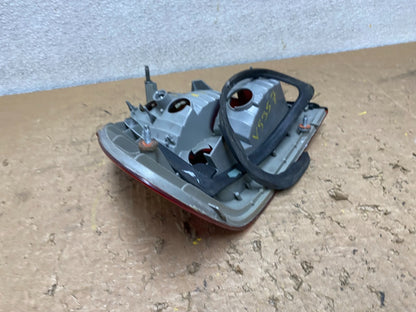 2002 - 2005 BMW 3 E46 Series Right Passenger Tail Light Oem V8357 DW4