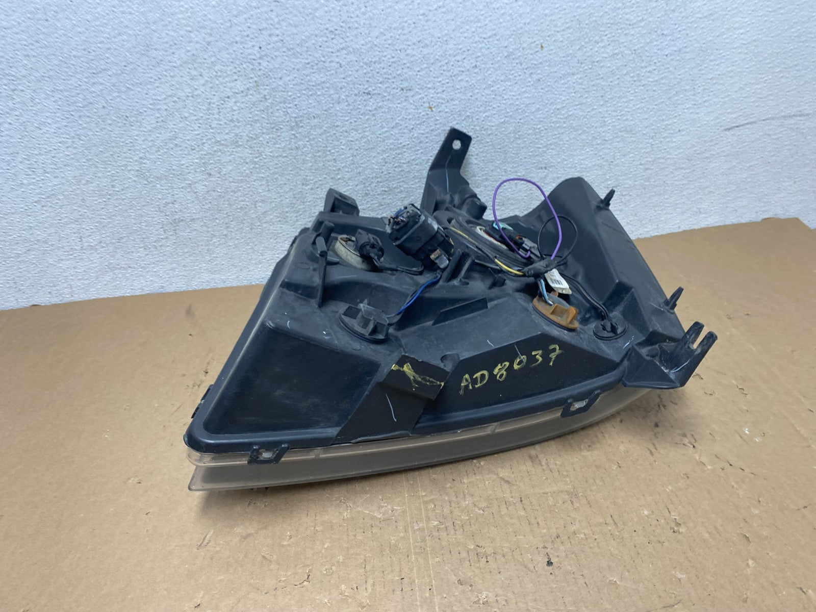 2007 to 2013 Chevrolet Suburban Tahoe Right Passenger RH Headlight AD8037 DW6