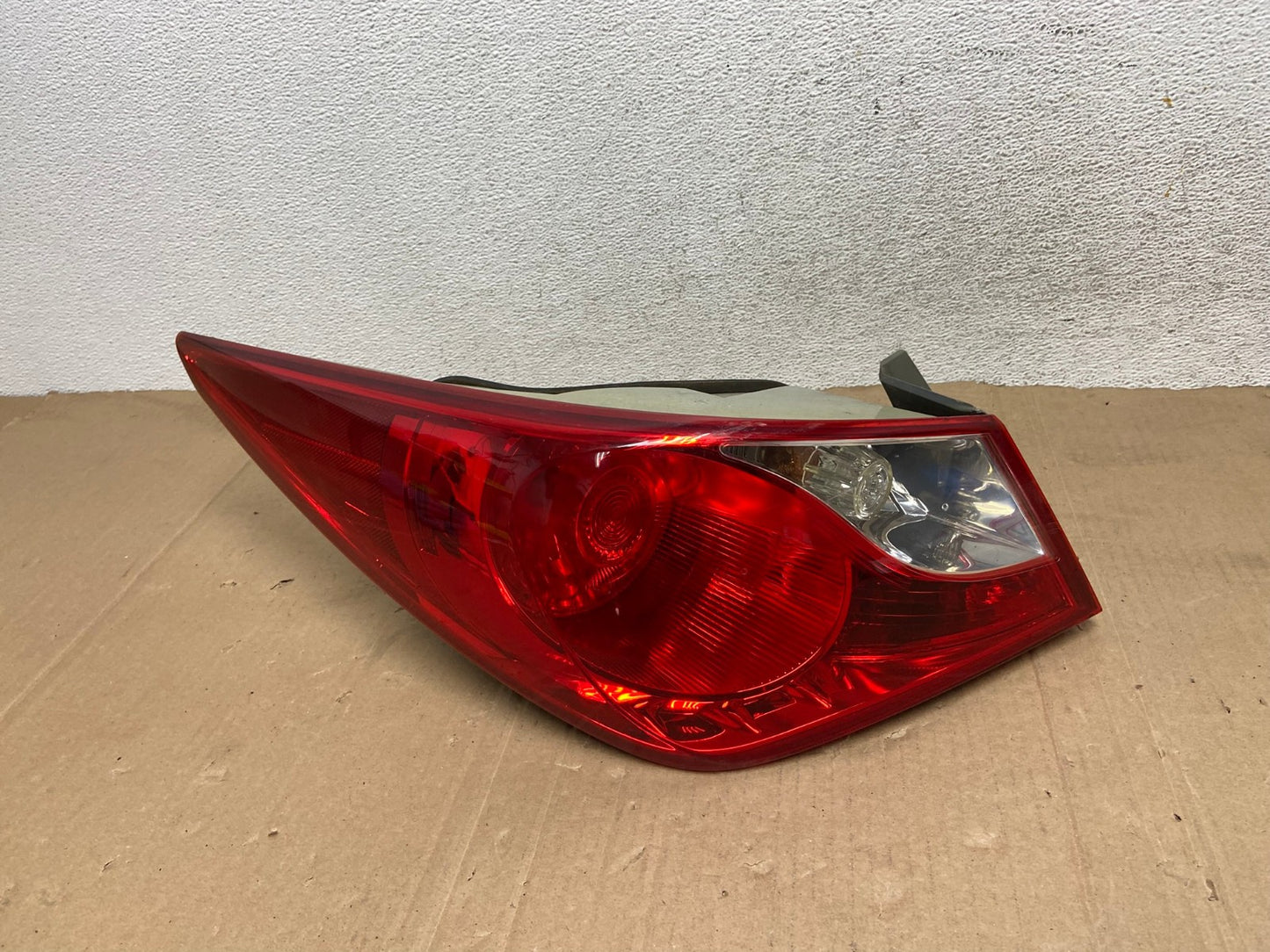 2011 2012 2013 Hyundai Sonata Left Driver LH Side Tail Light AE9150 LK0