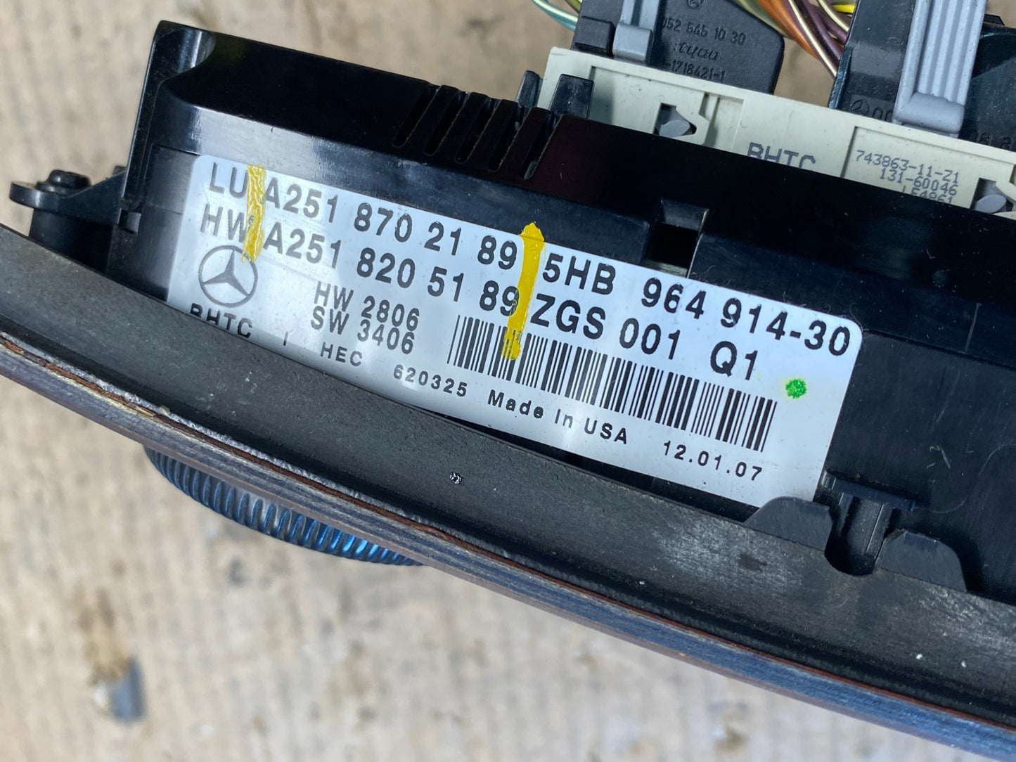2006 to 2008 Mercedes W251 R350 AC Temp Heater Climate Control OEM q2641 DG7