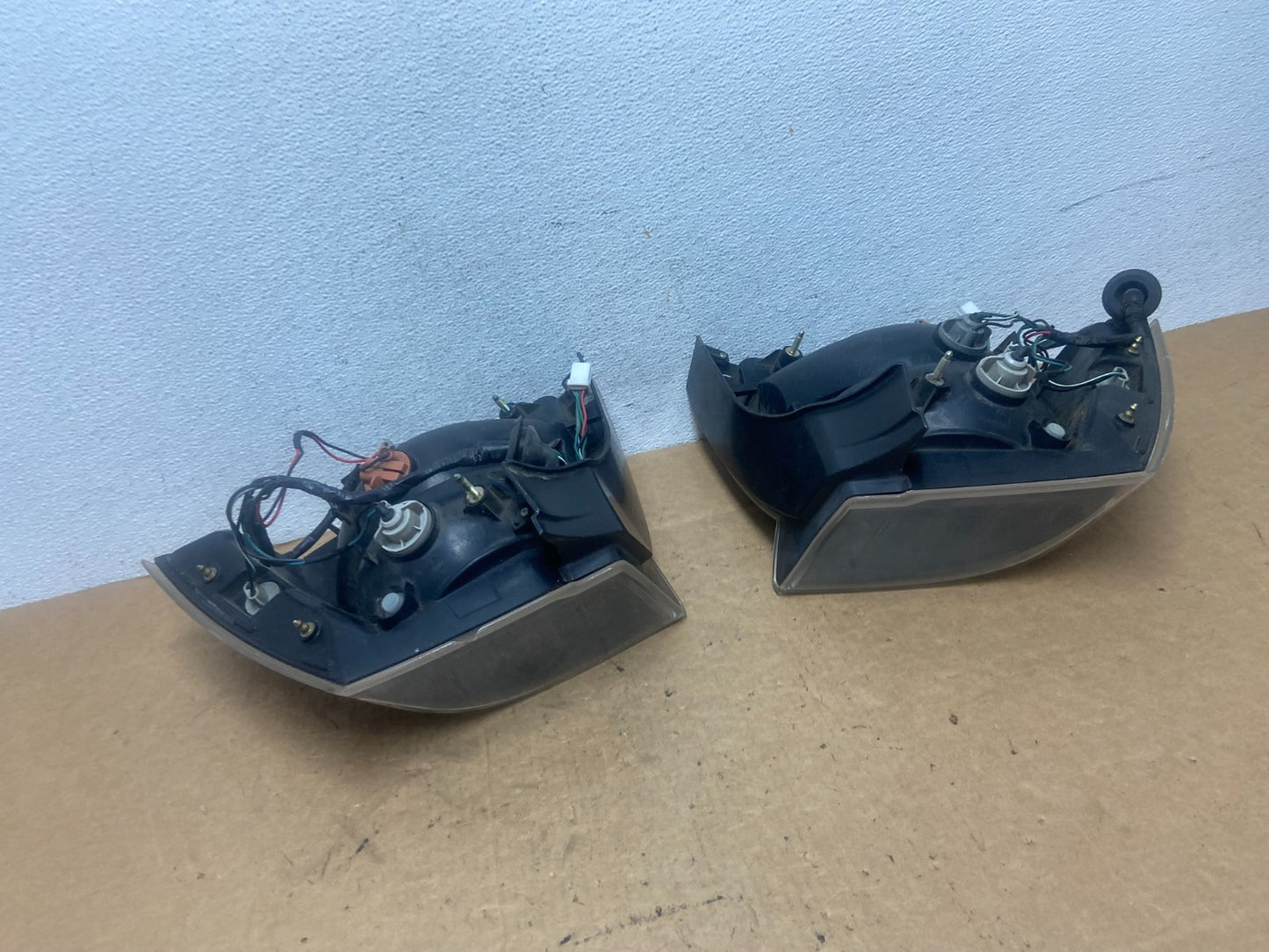 2004 2005 2006 Mitsubishi Galant GTS Left+Right Set Tail Lights AD5192 DG11