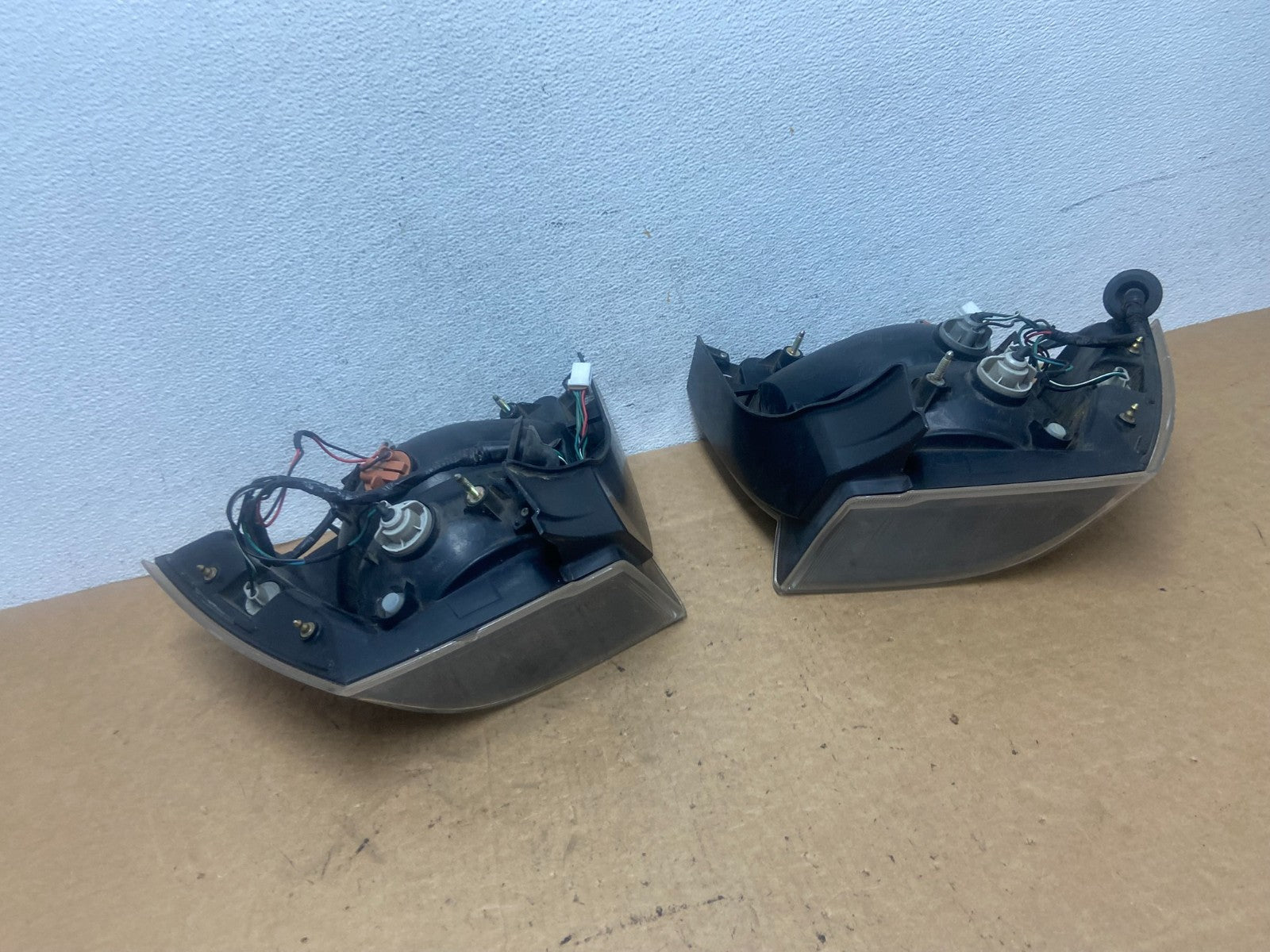 2004 2005 2006 Mitsubishi Galant GTS Left+Right Set Tail Lights AD5192 DG11