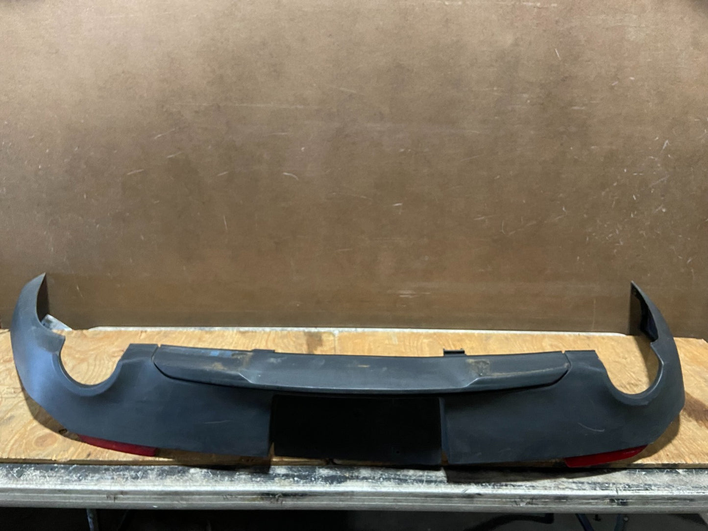 2013 to 2019 Ford Taurus Rear Lower Bumper Cover dg13-17f954 AA91700
