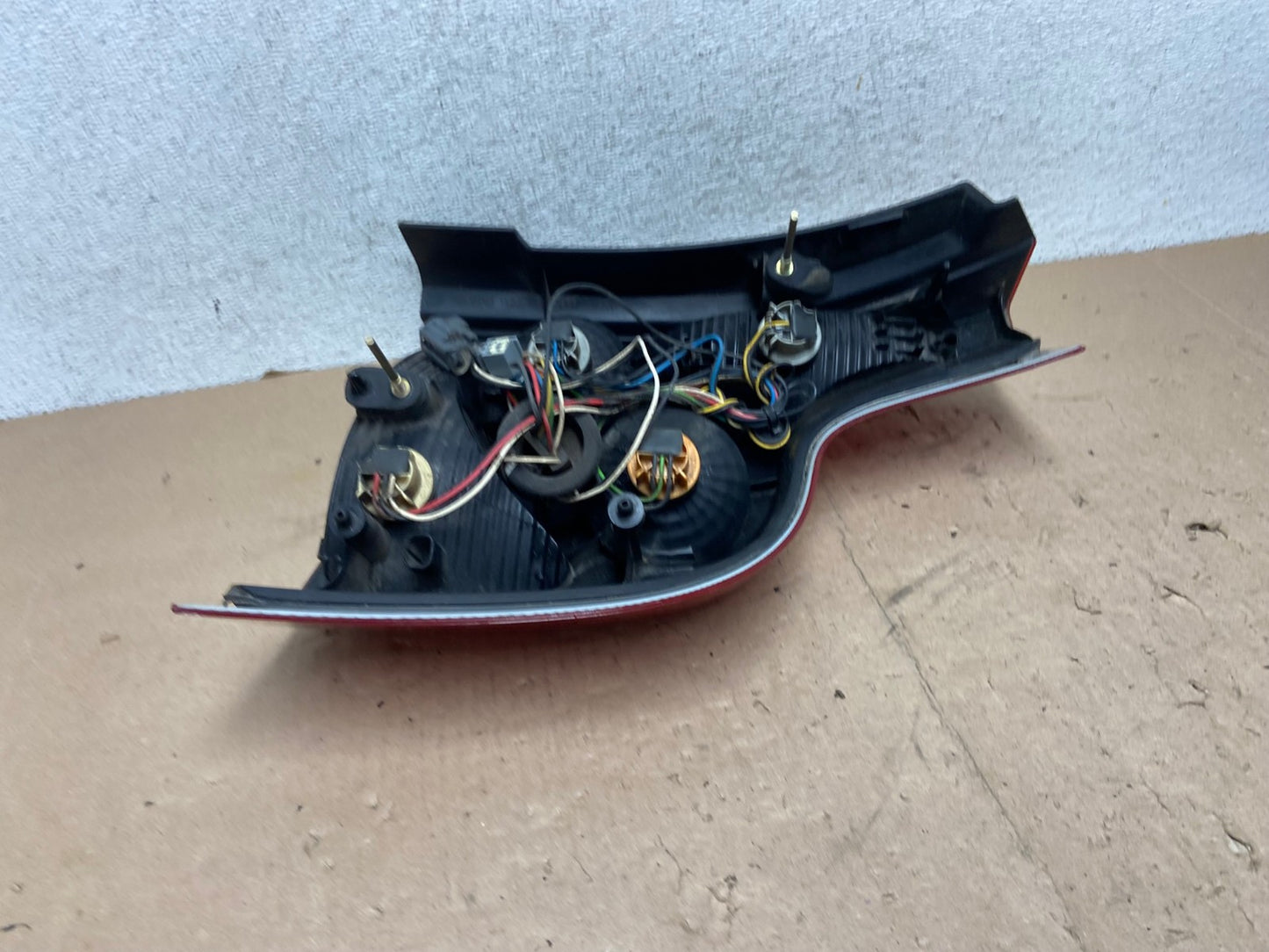 2003 2004 2005 2006 Volvo XC90 Left Driver LH Lower Tail Light AG5516 LK6
