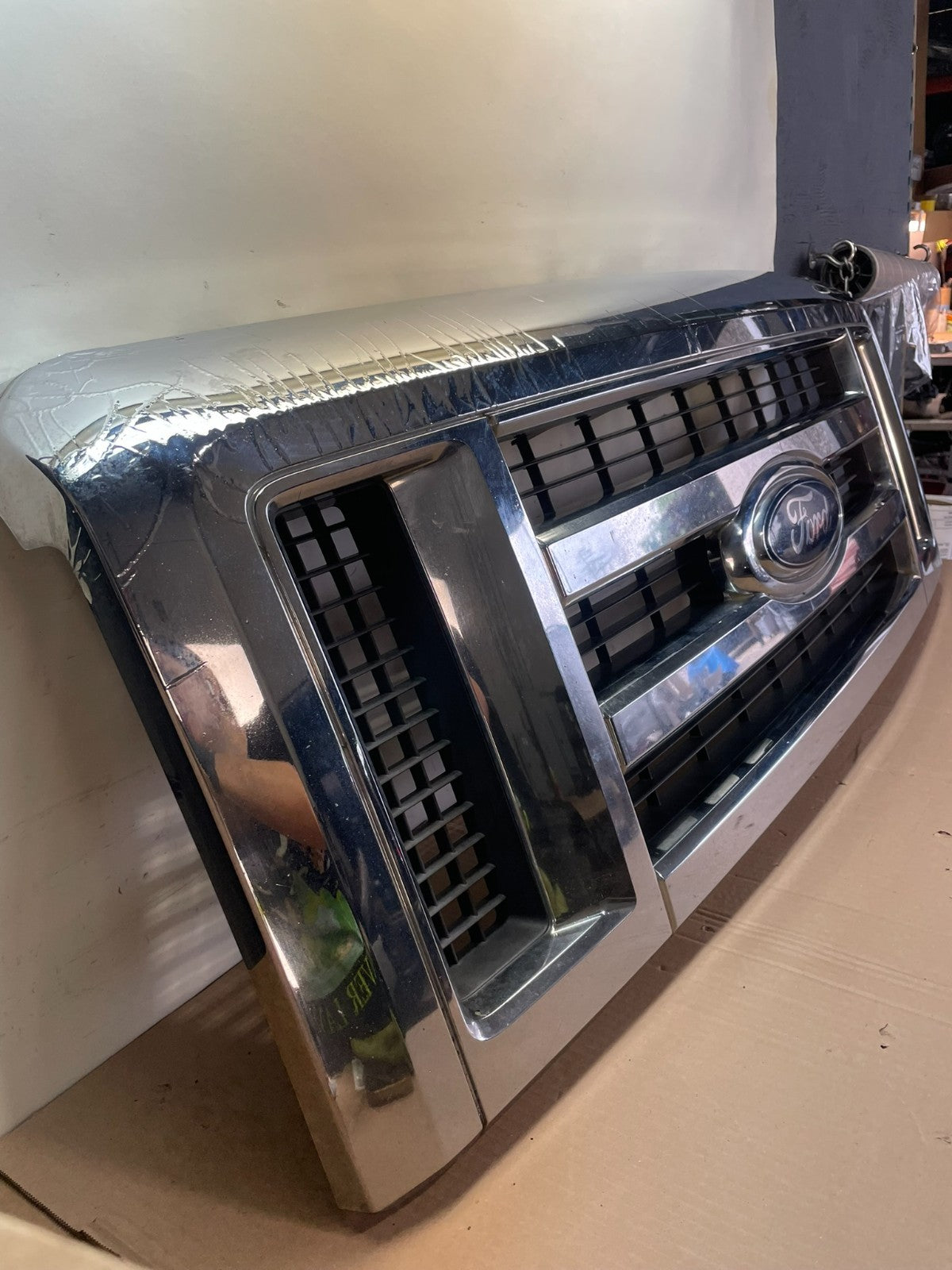 2008 to 2014 Ford Econoline E150 E250 Front Upper Black Grill Grille ag7673 DG2