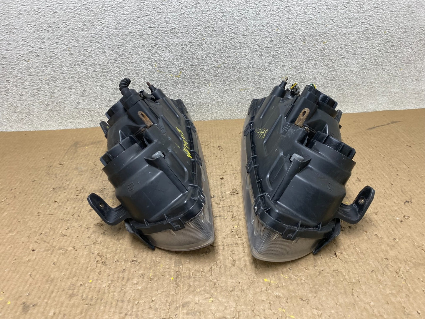 2004 2005 2006 Hyundai Elantra Left+Right Set Halogen Headlights W7978 DW12
