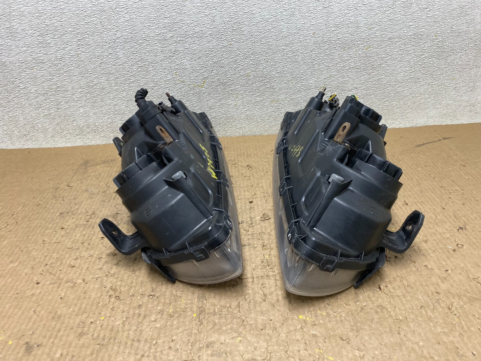 2004 2005 2006 Hyundai Elantra Left+Right Set Halogen Headlights W7978 DW12