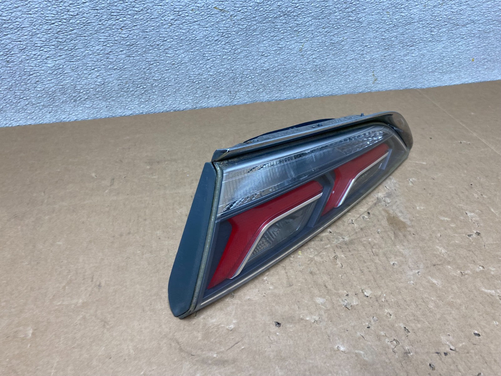 2018 - 2019 Hyundai Sonata Hybrid Right Passenger Inner Tail Light OEM v4923 DG2