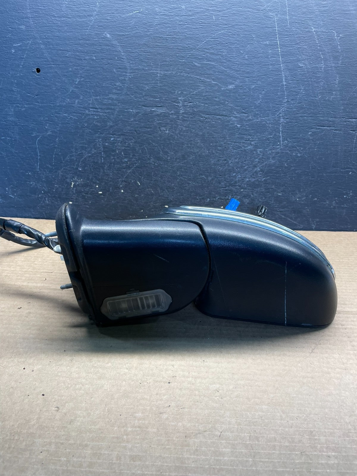 2003-2006 Cadillac Escalade Left Driver View Door Turn Signal Mirror AF6752 MS3