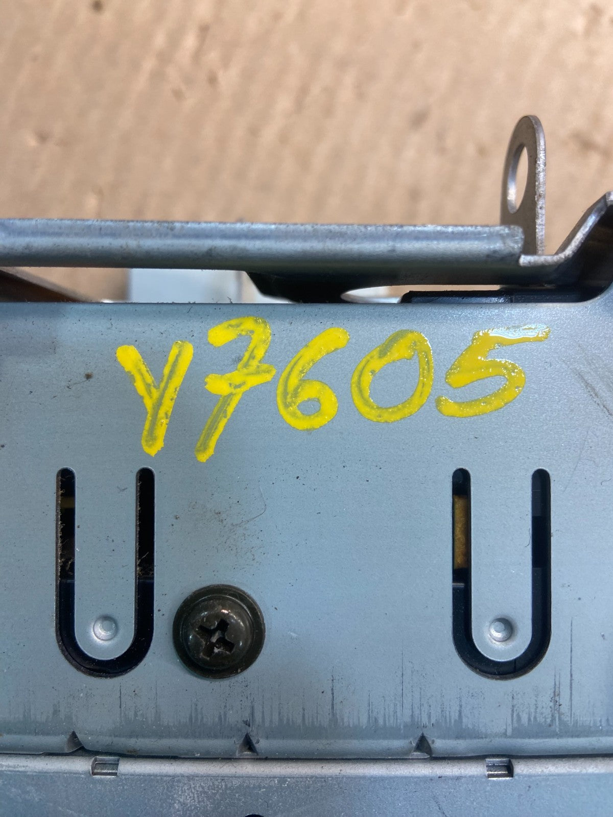 1999 2000 Toyota Camry Radio AM/FM CD Player Y7605 DG7