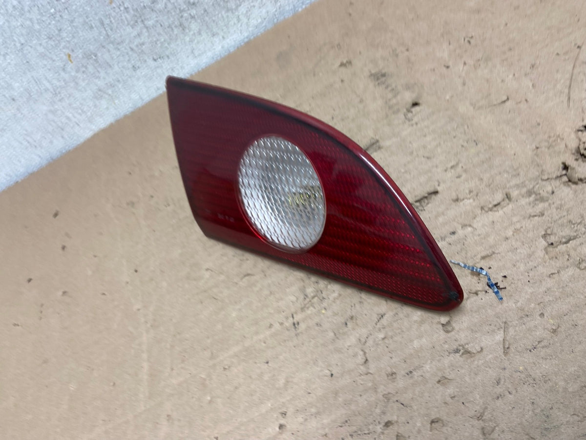 2001 2002 Toyota Corolla Left Driver LH Side Inner Tail light AI1139 LK1