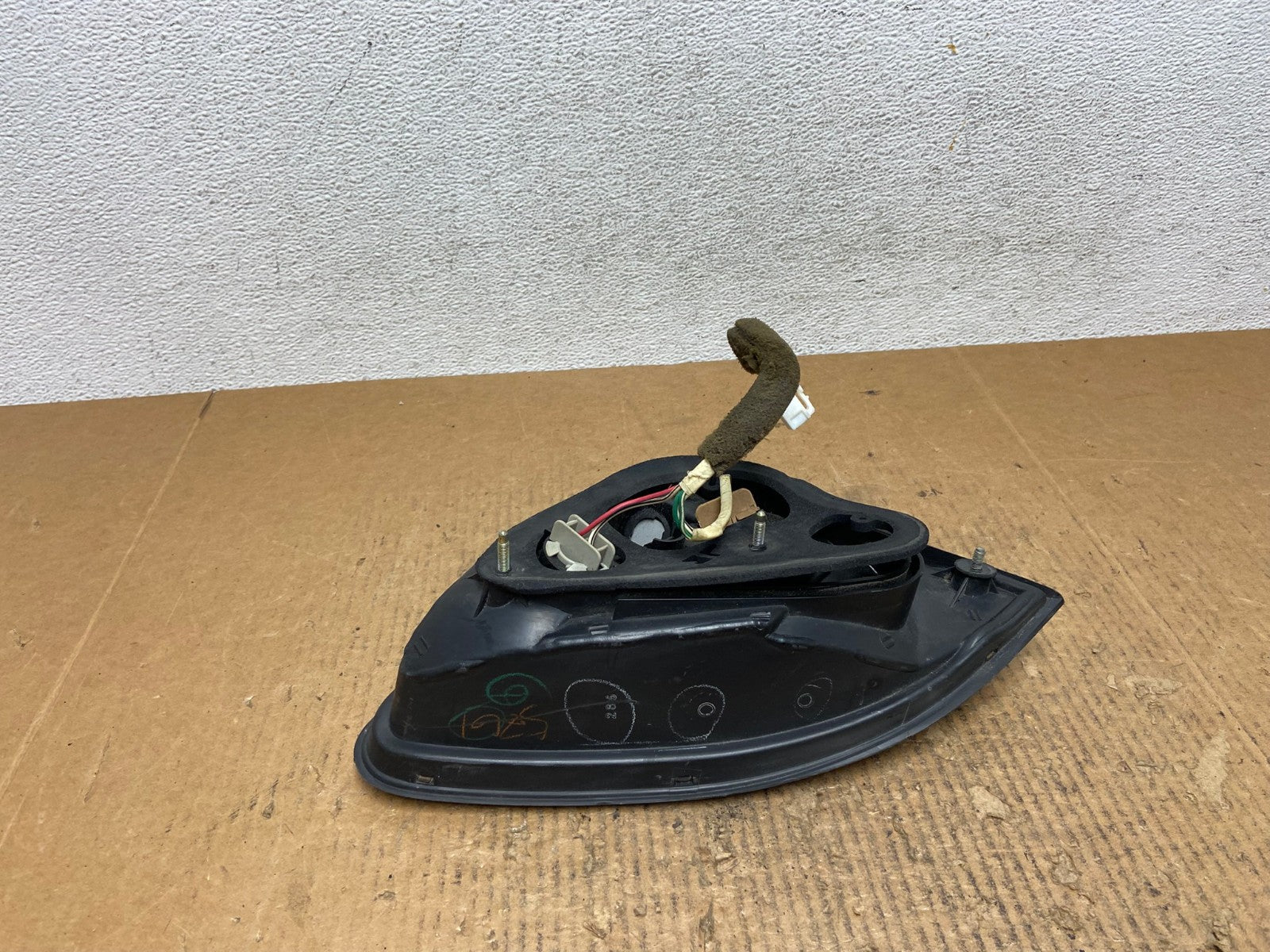 2000-2003 Lexus RX300 Right Passenger Side Rear Inner Tail Light AE2689 LK4