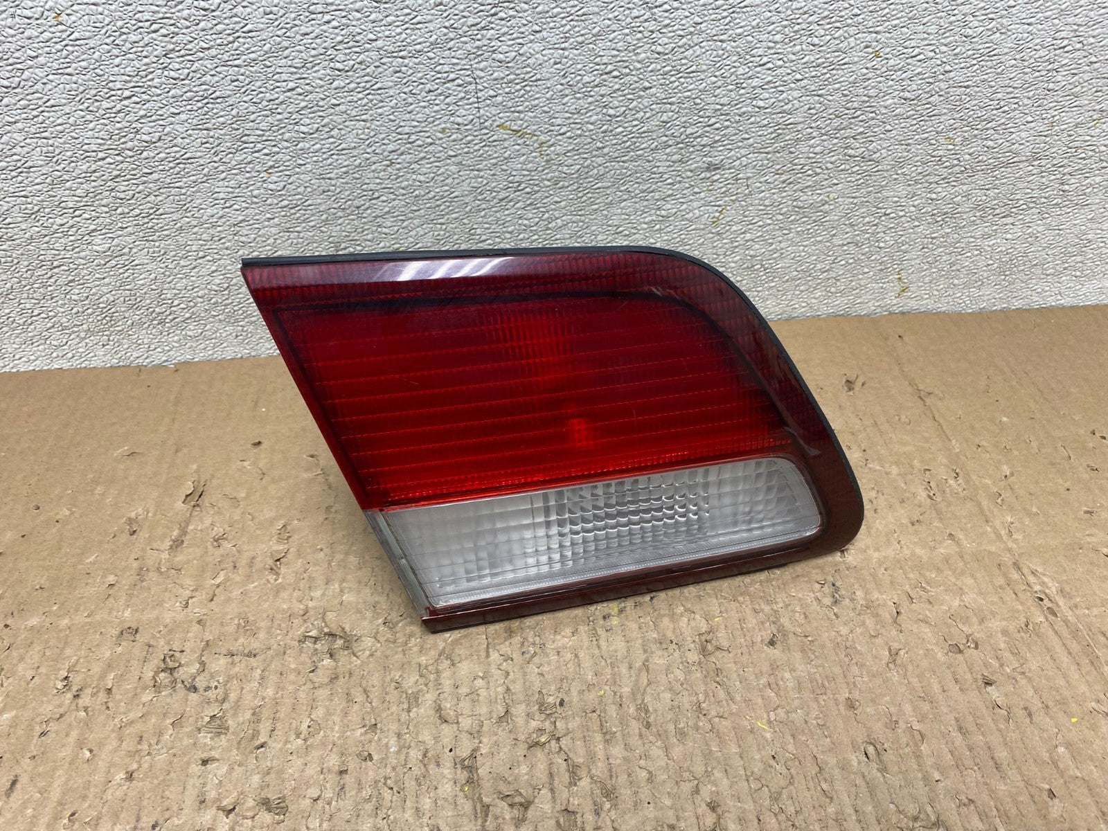 1997 1998 1999 Nissan Maxima Left Driver LH Inner Tail Light Oem T8013 DW0