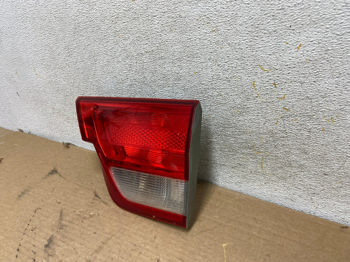 2011-2013 Jeep Grand Cherokee Right Passenger Rh Inner Tail Light AH4302 LK2