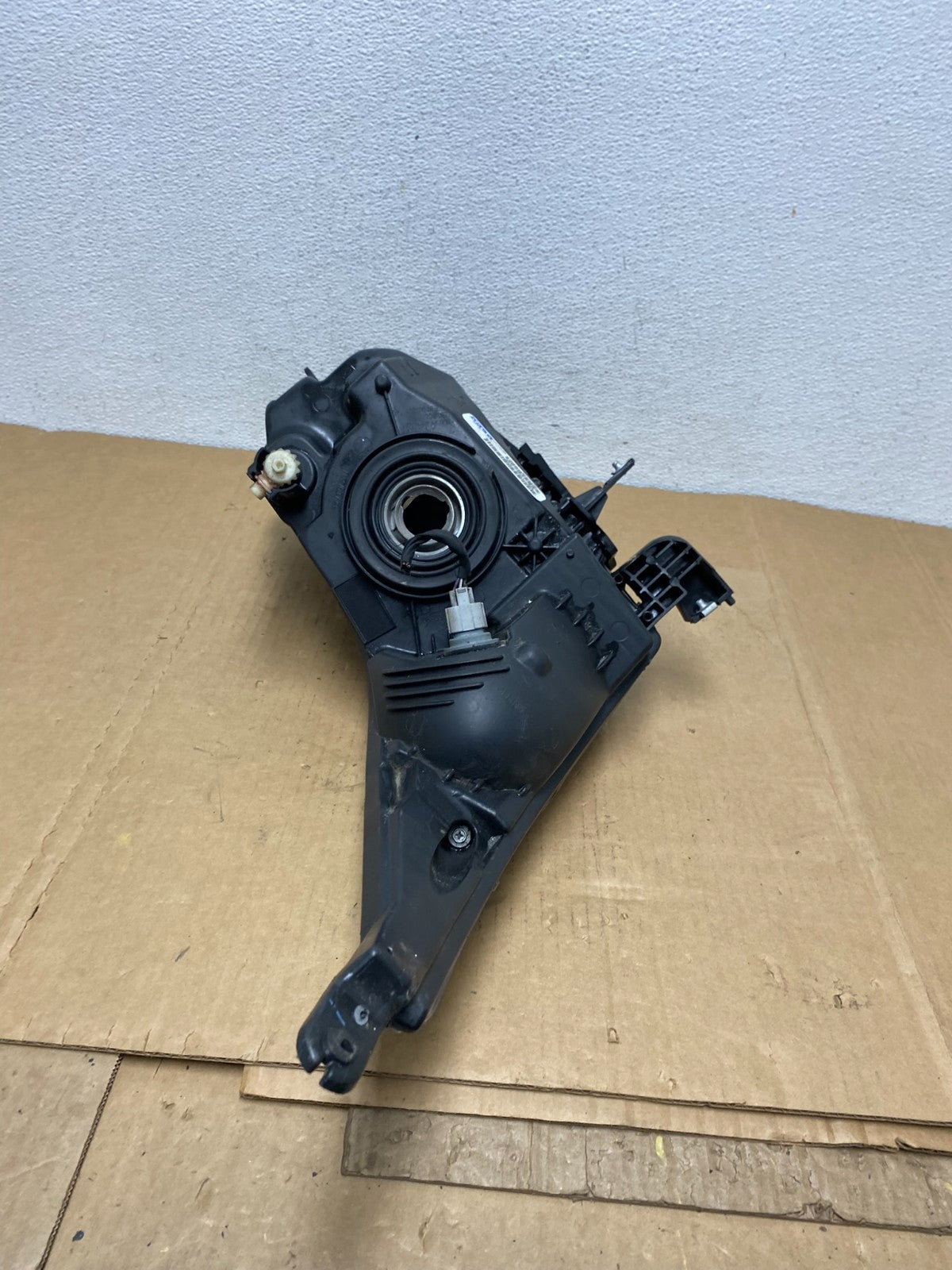 2011 to 2015 Chevrolet Cruze Halogen Left Driver LH Side Headlight AC8424 DW7