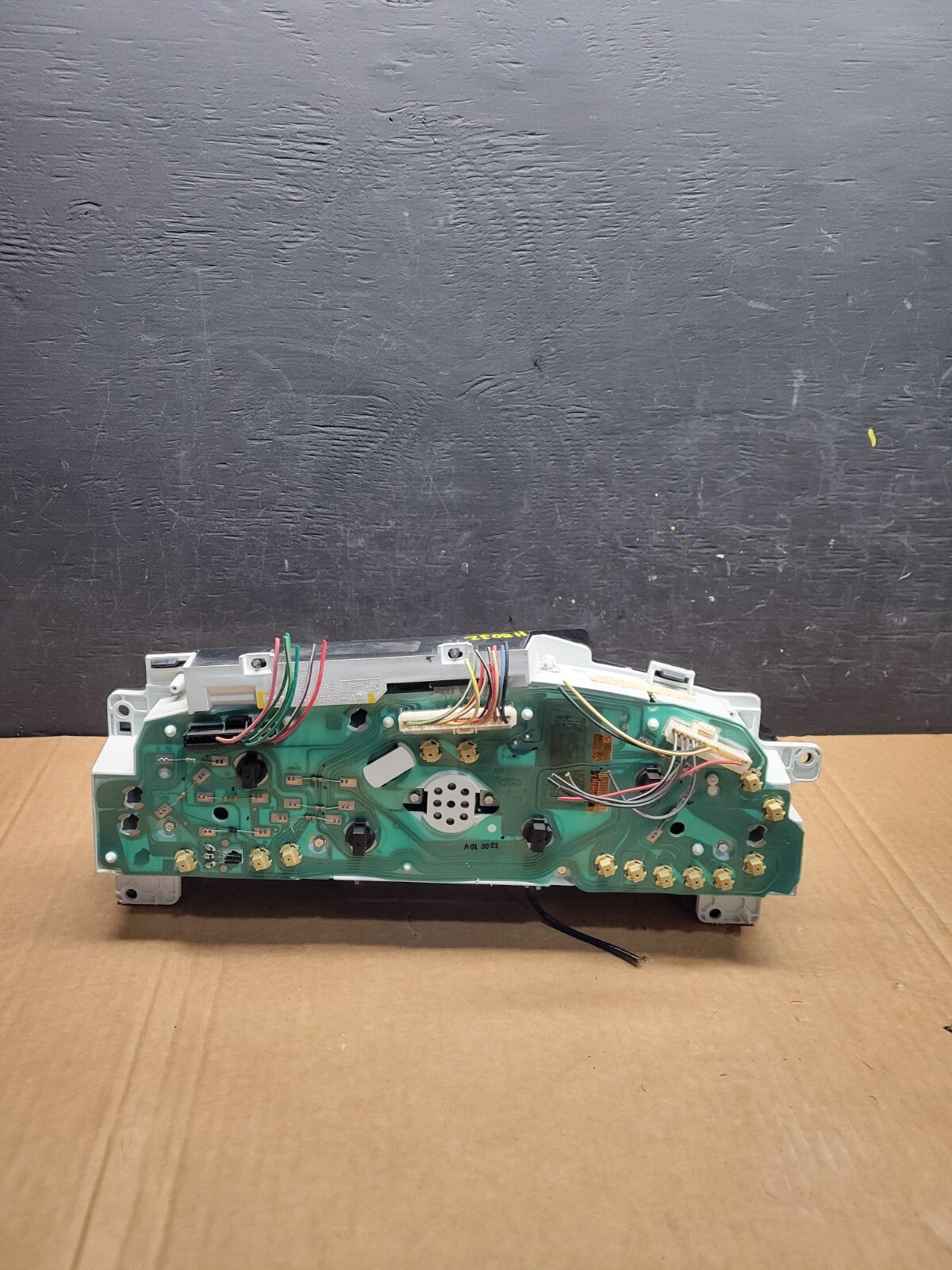 2001 to 2002 Ford Econoline E250 E350 Van Speedometer Instrument Cluster H80325