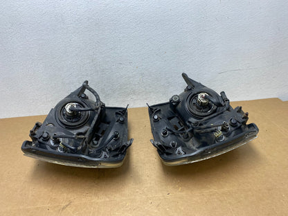2005 to 2009 Chevrolet Equinox Left+Right Set Halogen Headlights AD6126 DW9