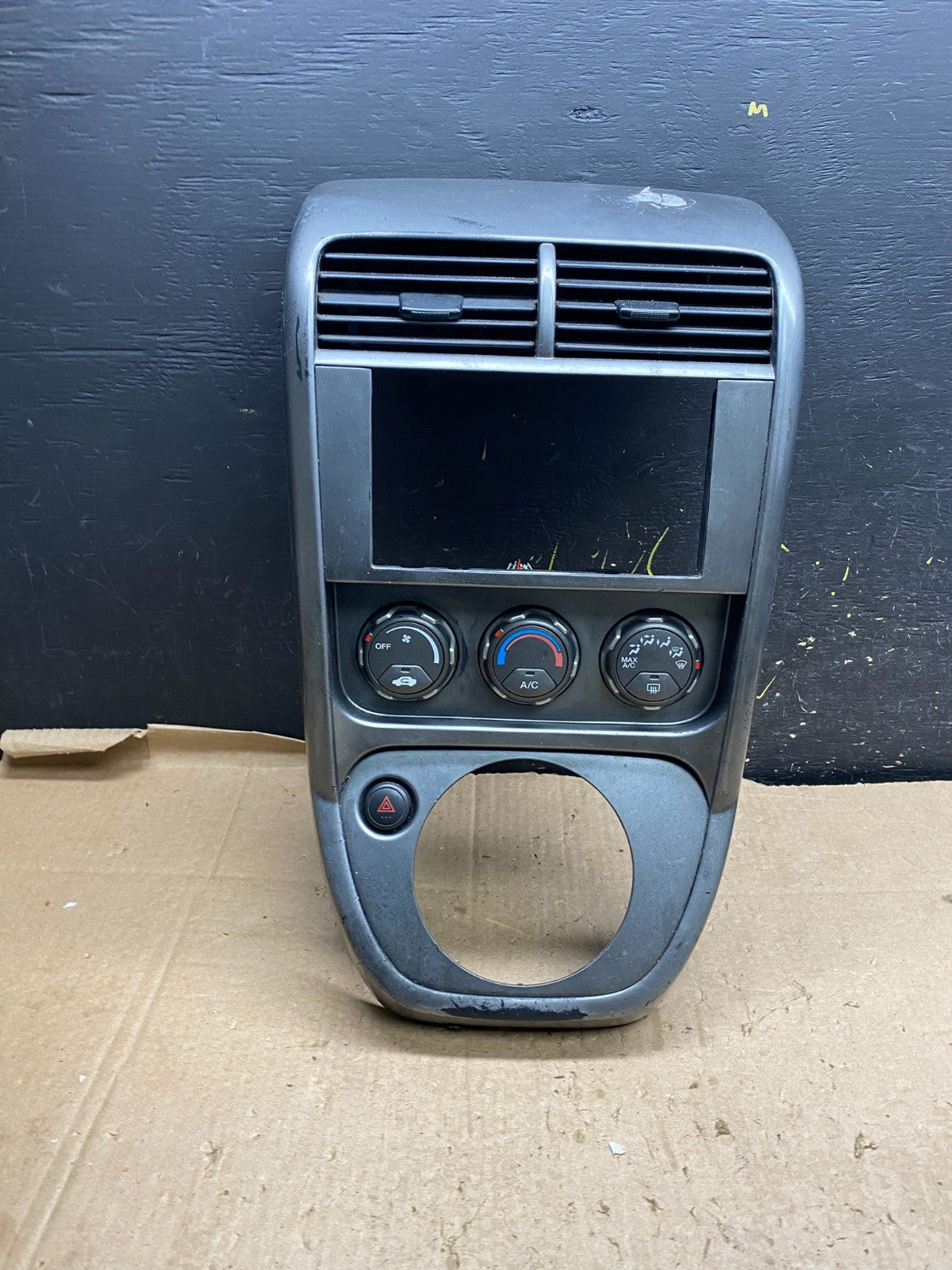 2003 to 2008  Honda Element Radio Climate Control Shifter Bezel OEM Z1749 DG0