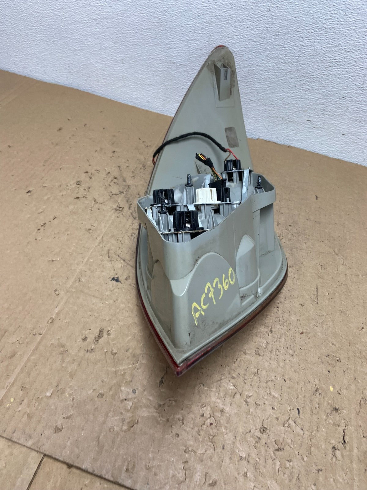 2006-2010 Mercedes W251 R-CLASS Right Passenger RH Side Tail Light AC7360 DW5