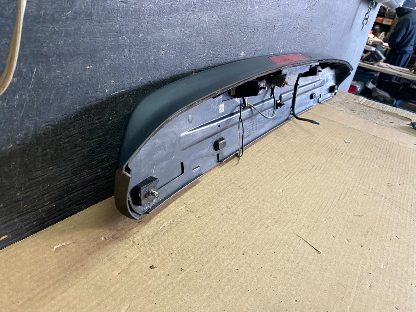 1999 to 2004 Honda Odyssey Rear Trunk Spoiler Gate Oem V6963 DG6