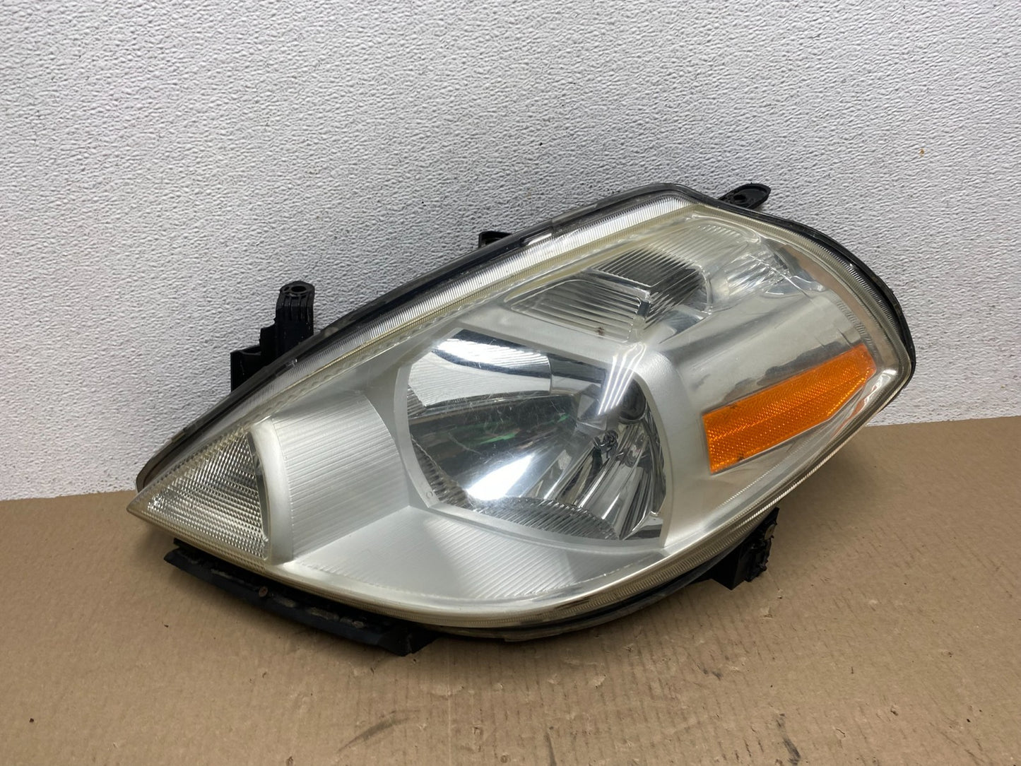 2008 to 2012 Nissan Versa Headlight Halogen Left Driver Lh Side AE7026 DW0