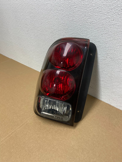 2002 to 2009 Chevrolet Trailblazer Left Driver LH Side Tail Light AB9949 DW1