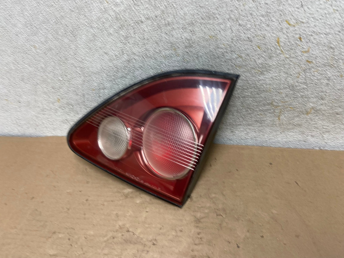 1999 - 2001 Lexus RX300 Right Passenger Side Rear Inner Tail Light AI0882 LK1