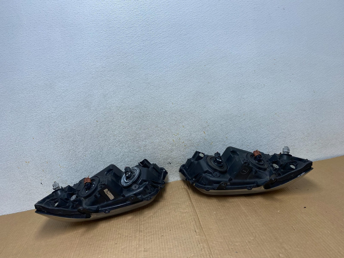 2004 2005 2006 Toyota Highlander Headlights Left+Right Side TYC AI5749 DW8