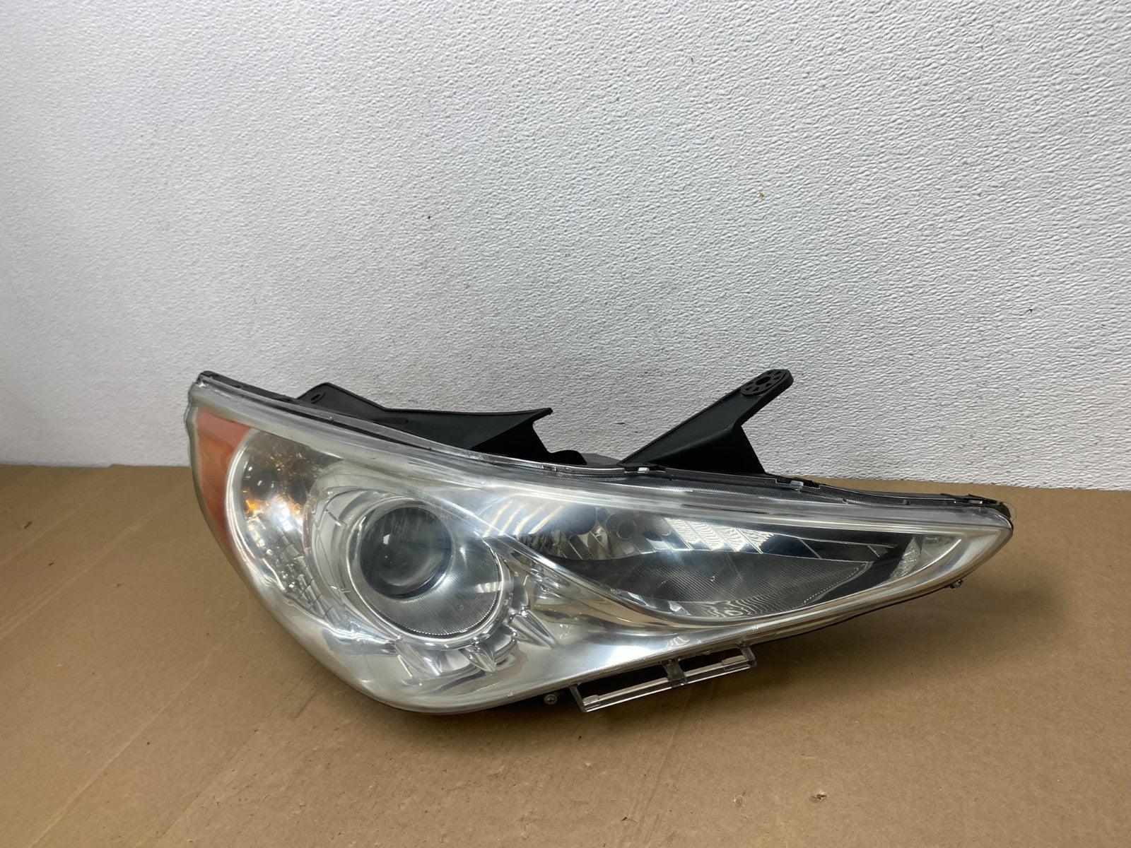 2011 - 2014 Hyundai Sonata Right Passenger Rh Side Headlight Halogen AC5635 DW1