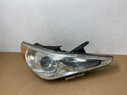 2011 - 2014 Hyundai Sonata Right Passenger Rh Side Headlight Halogen AC5635 DW1