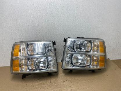 2007 to 2014 Chevrolet Silverado Left+Right Side Headlights AE7066 DW0