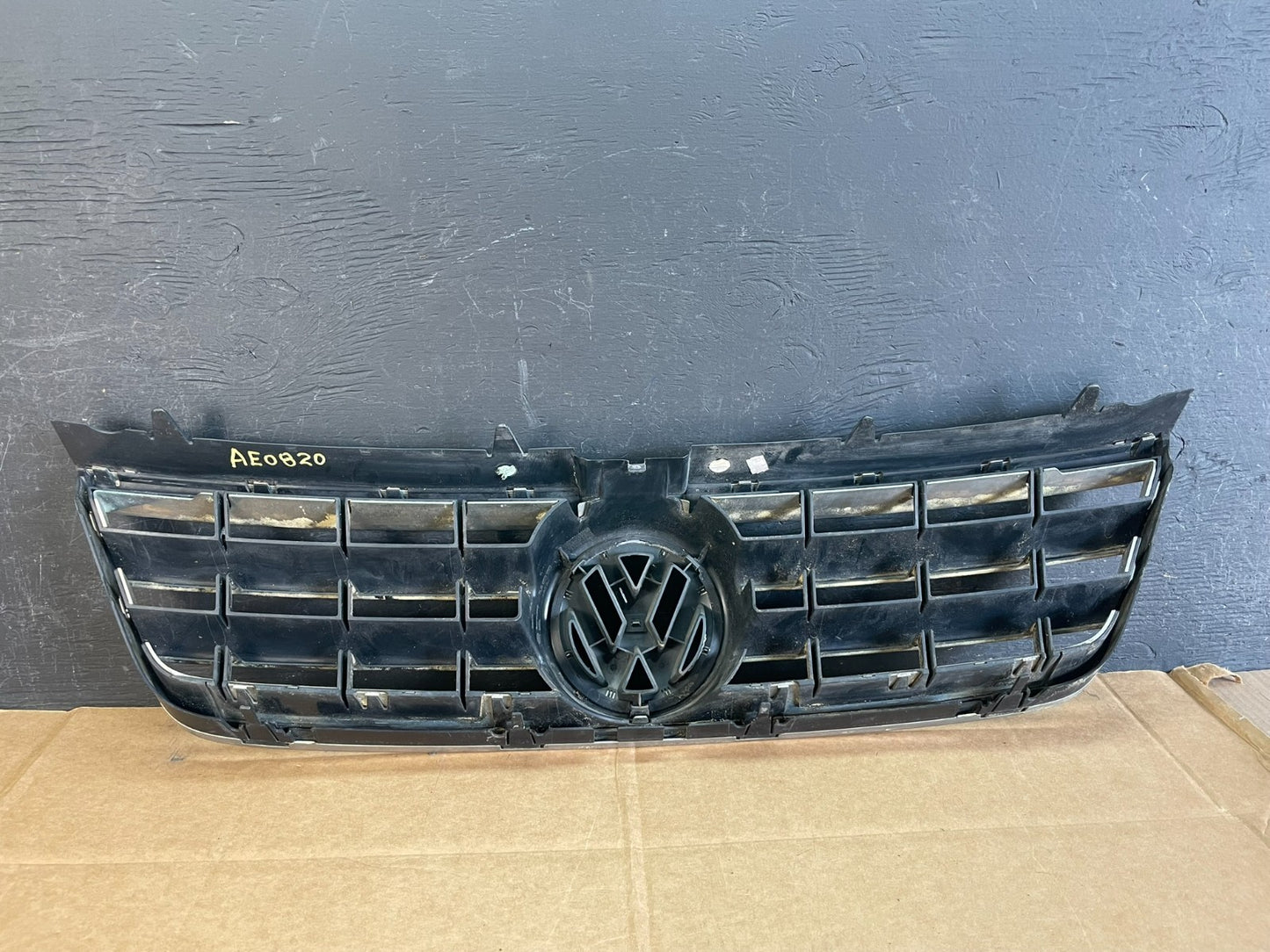 2004 to 2007 Volkswagen Touareg Front Upper Grill Grille AE0821 DG3
