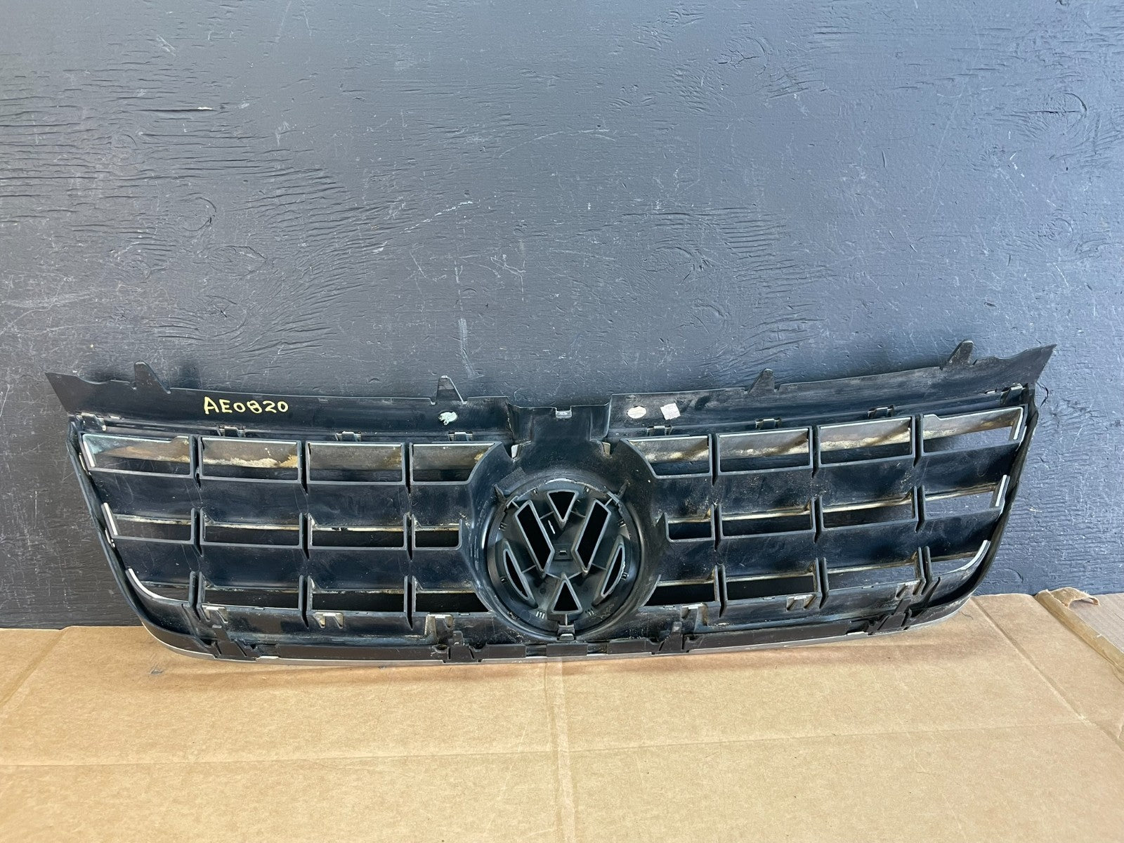 2004 to 2007 Volkswagen Touareg Front Upper Grill Grille AE0821 DG3
