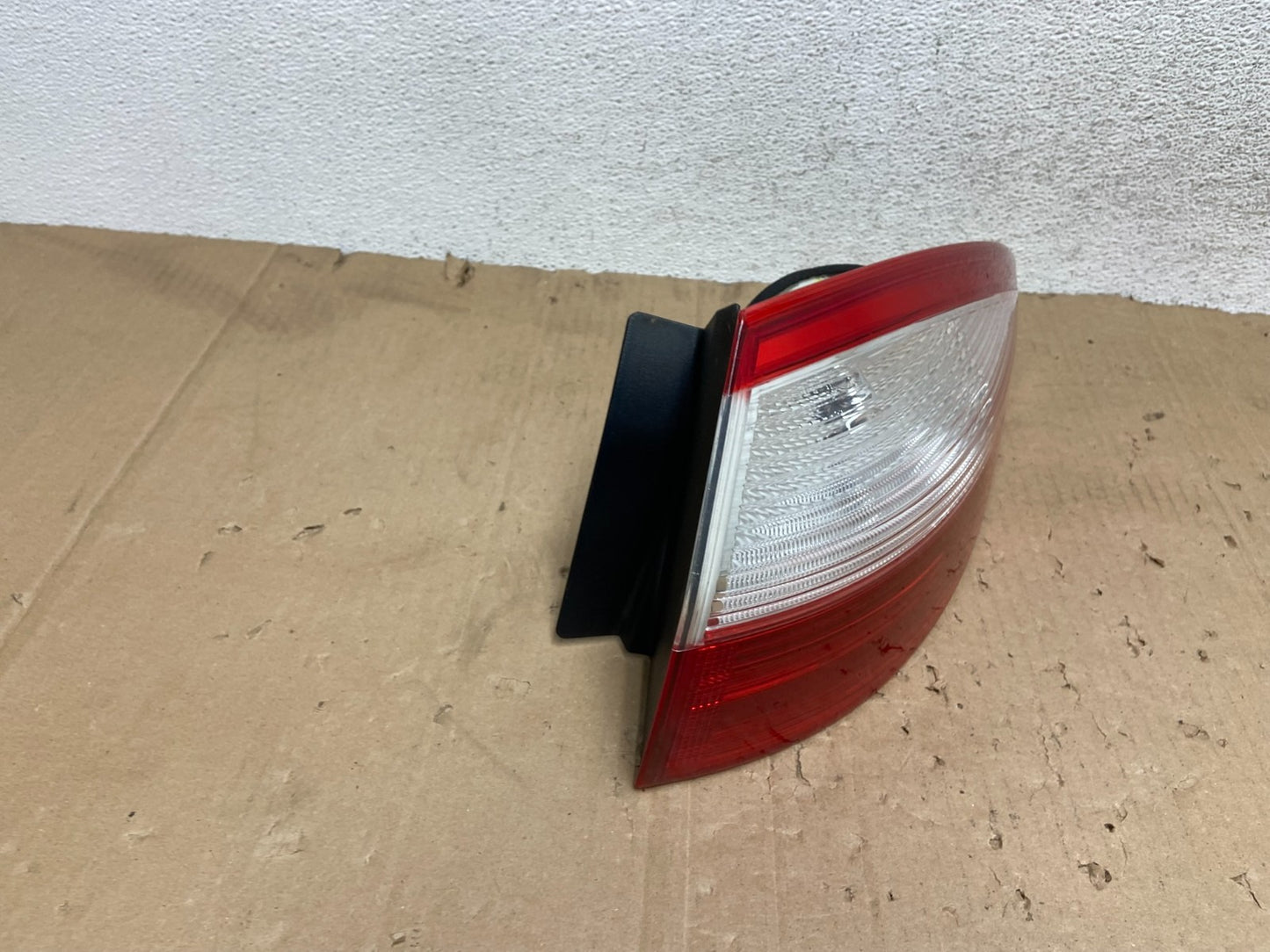 2014-2019 Ford Fiesta Right Passenger RH Side Tail Light AE9197 DW2