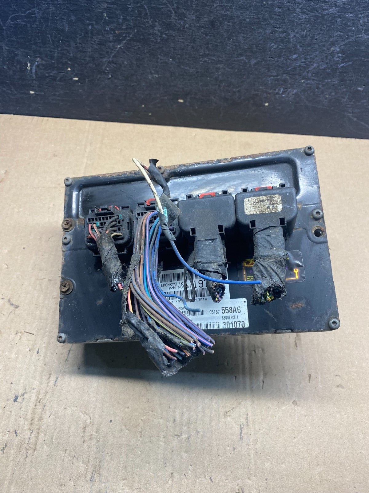 2007 Chrysler Town Country Caravan 3.8L Engine Control ECU P05187558AC AE7760 DW0