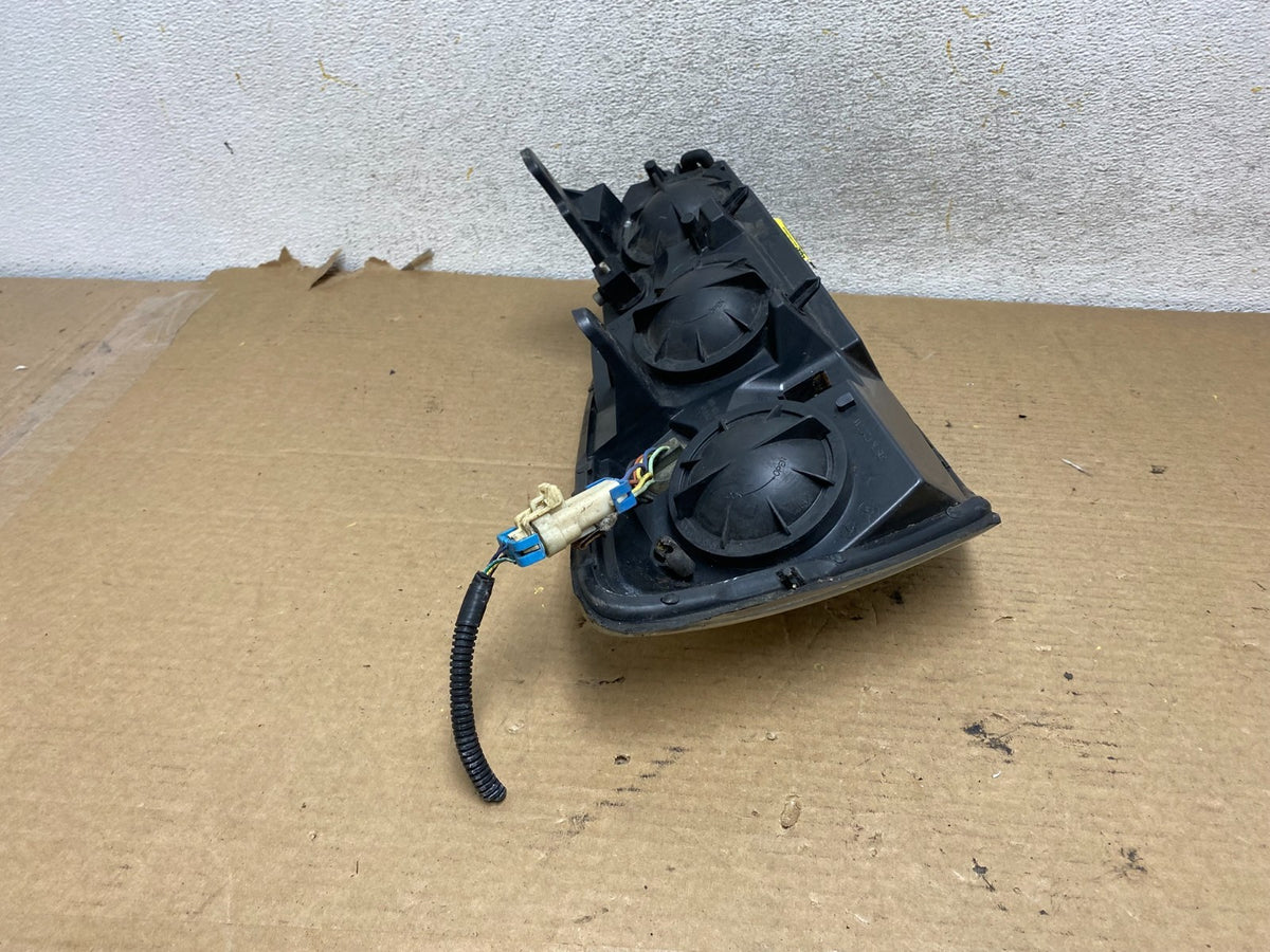 2004 to 2007 Chevrolet Malibu Left Driver LH Headlight AH4133 DEPO DW8