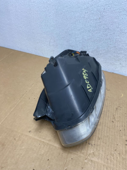 2006 to 2011 Hyundai Accent Sedan Right Passenger Halogen Headlight AD0984 DW8