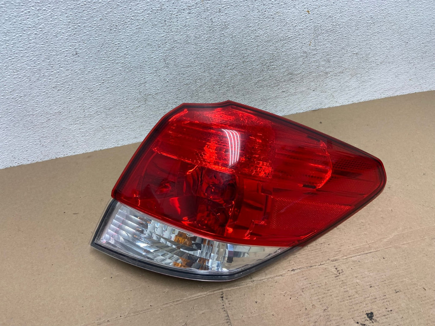 2010-2014 Subaru Outback Wagon Right Passenger Rh Side Tail Light AF4435 LK0