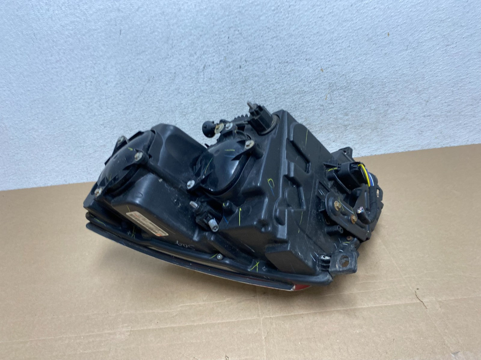 2008 to 2014 Cadillac CTS Left Driver LH Side Xenon Headlight AE4850 DW7