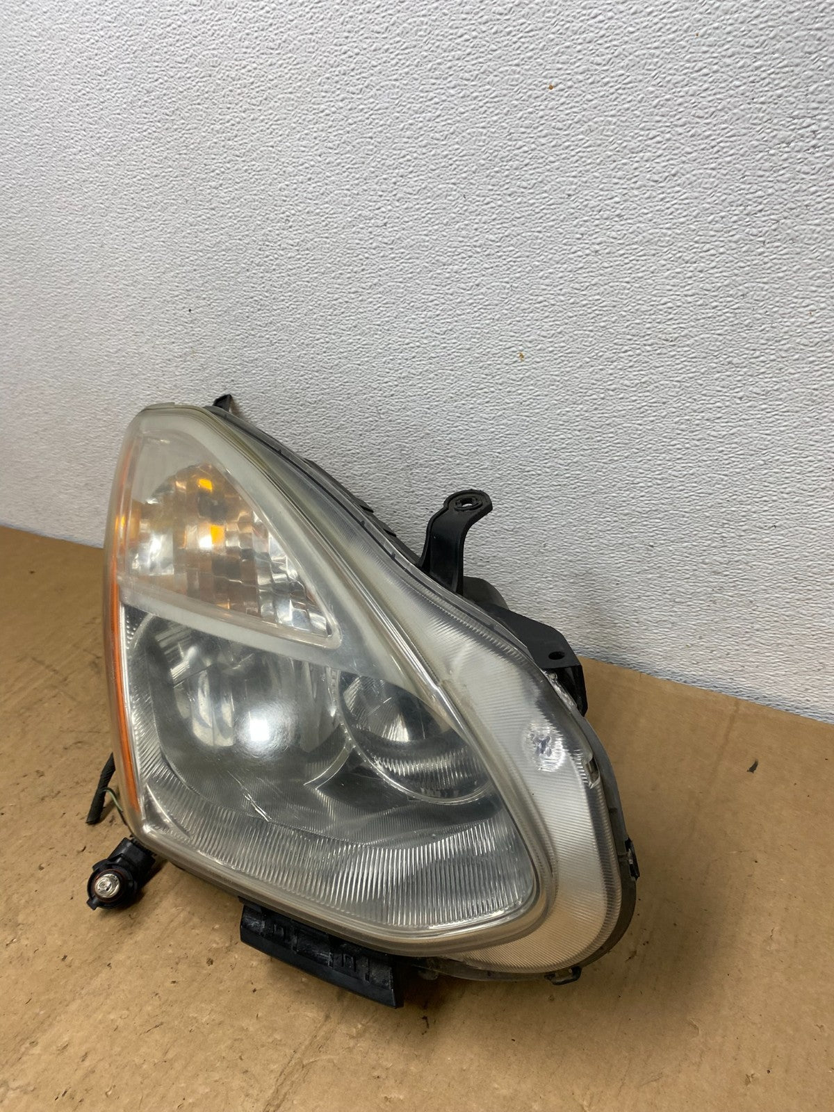 2009-2013 Nissan Rogue Right Passenger Halogen Headlight AC8662 DW1