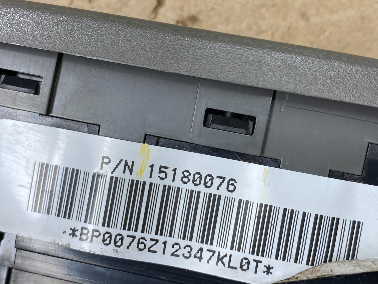 2002 - 2005 GMC Envoy Master Power Door Lock Window Switch Heat Seat AB9465 DG5