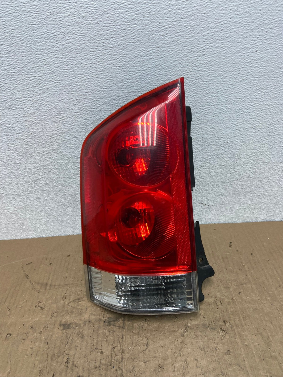 2005 to 2015 Nissan Armada Left Driver Lh Side Tail Light AC0068 LK0