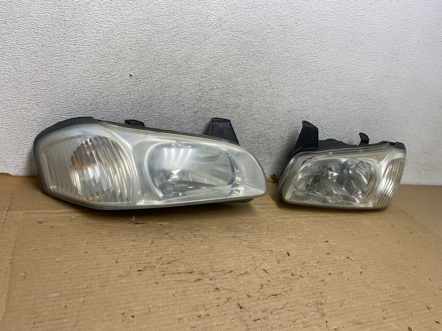 2000 to 2001 Nissan Maxima Left + Right Set Halogen Headlights AG8322 DW1