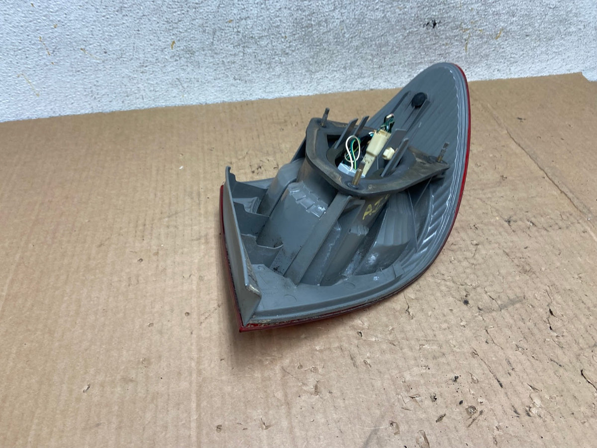 2003 to 2005 Toyota Corolla Left Driver Lh Side Tail Light AI5558 LK5