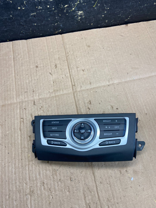 2009-2014 Nissan Murano AM FM Radio CD Control Panel AA8062  DG0