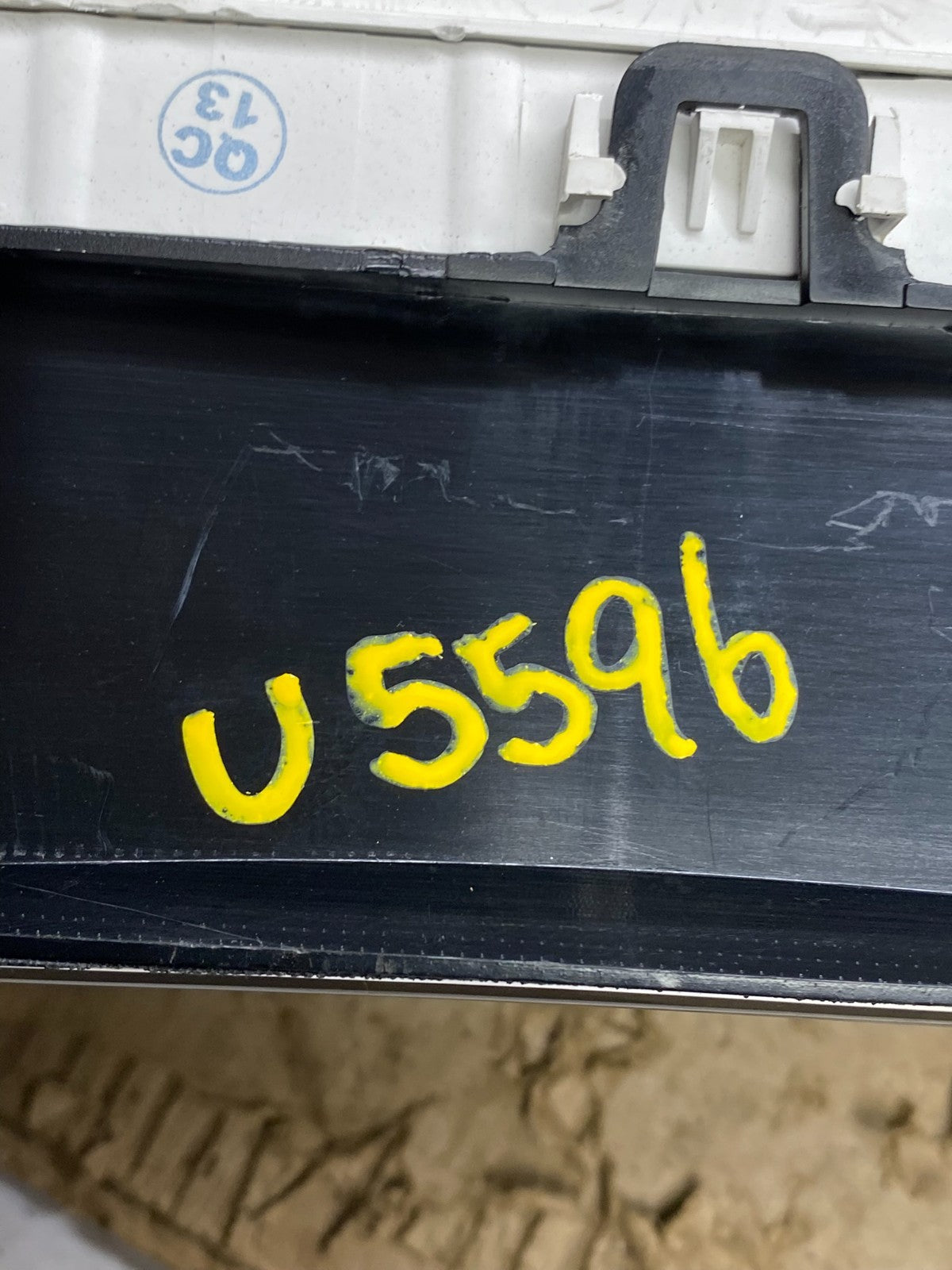 2010 Nissan Pathfinder Speedometer Cluster Gauge OEM U5596 DG8