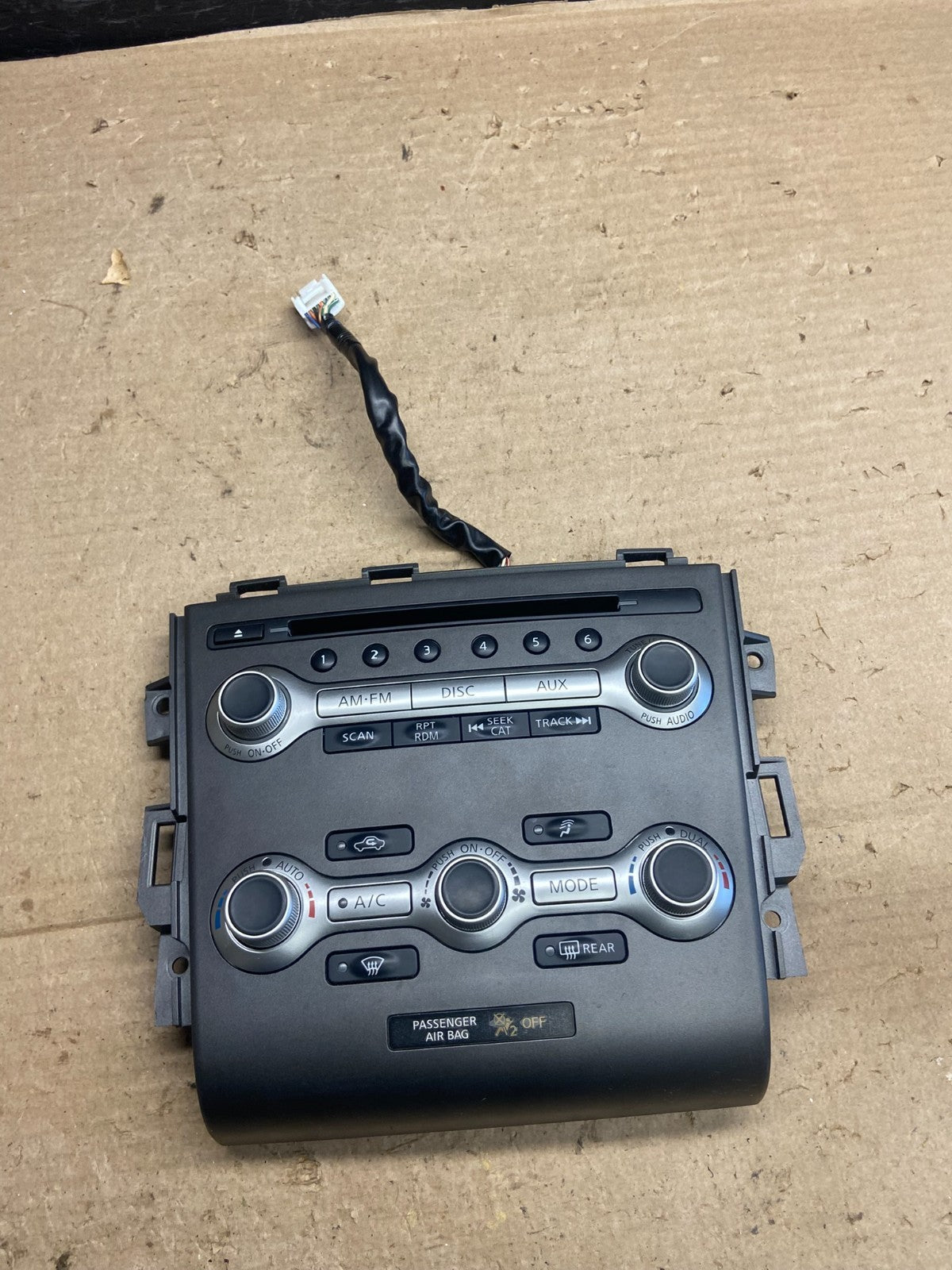 2011 - 2014 Nissan Murano AM FM Radio CD Climate Control Panel AH5356 DG0